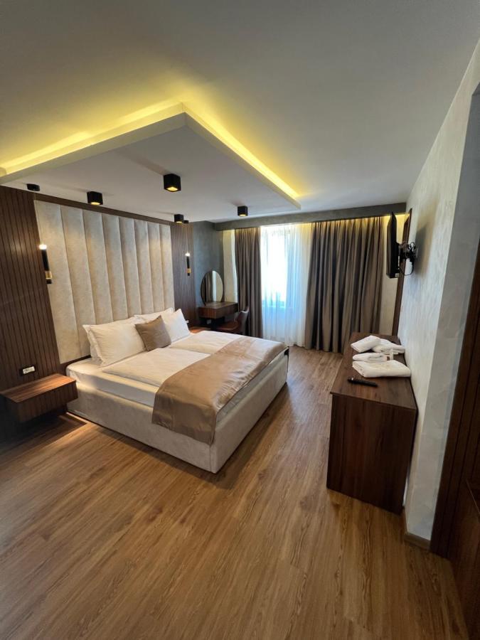 Hotel Palace San Valentino Umag Exterior photo